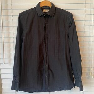 BURBERRY long sleeve button down dress shirt
black
tailored 32-33 small
please s